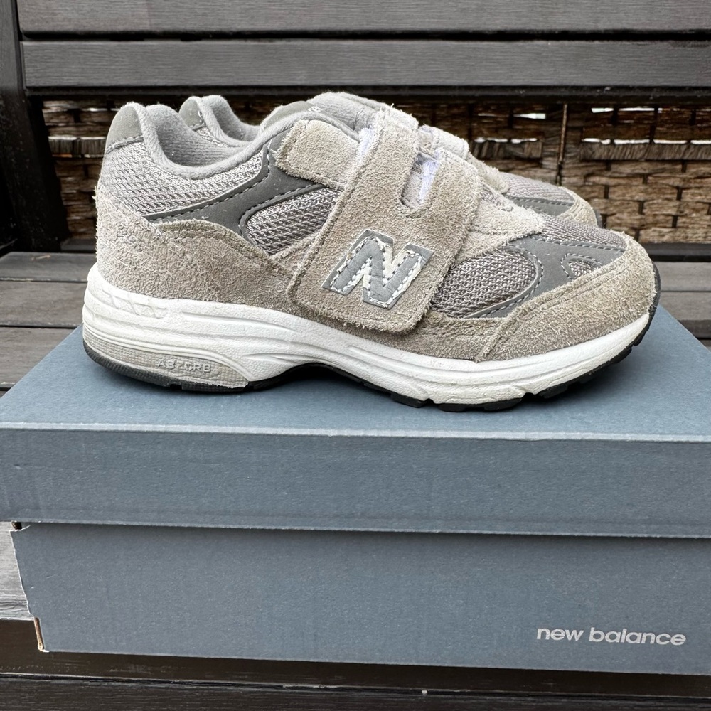 New Balance 993  11c